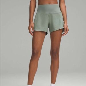 LULULEMON NWT Speed Up High-Rise Lined Short 4"